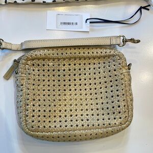 Clare V midi woven sac. Cream rattan